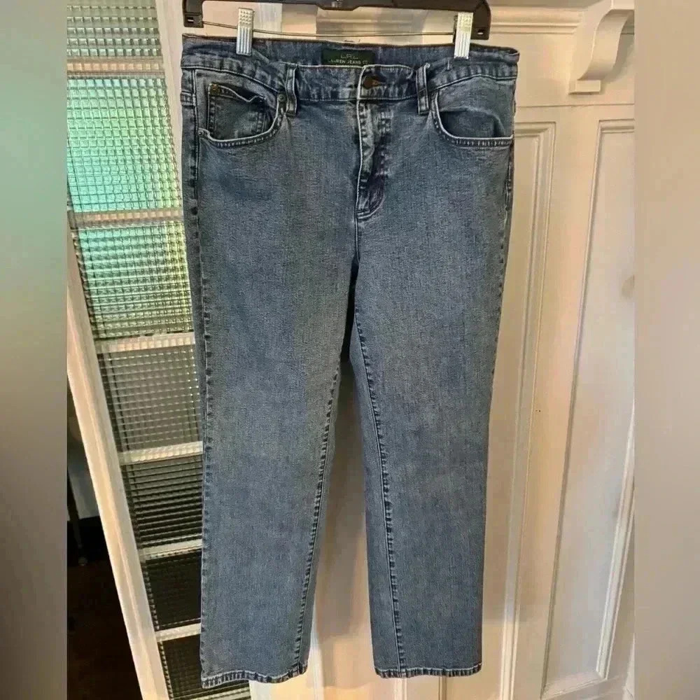 LRL Lauren Jean co. Women’s jeans. Classic straight fit sz 12 perfect!